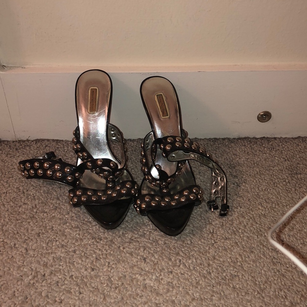 Size 8.5 Report Signature heels